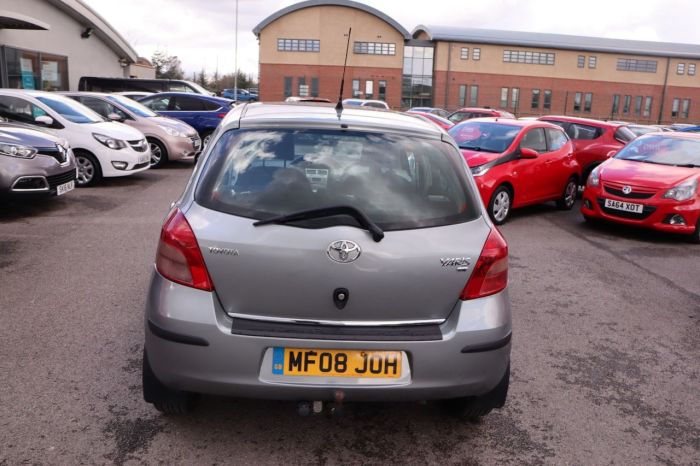 Toyota Yaris 1.3 TR VVTI 5d 86 BHP Hatchback Petrol SILVER