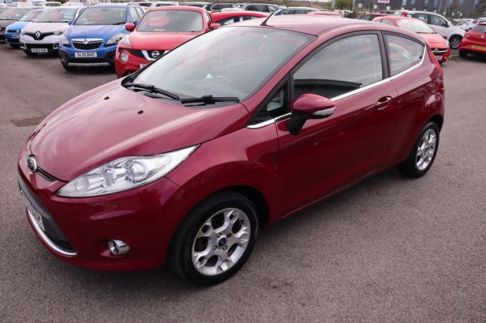 Ford Fiesta 1.2 ZETEC 3d 81 BHP Hatchback Petrol RED