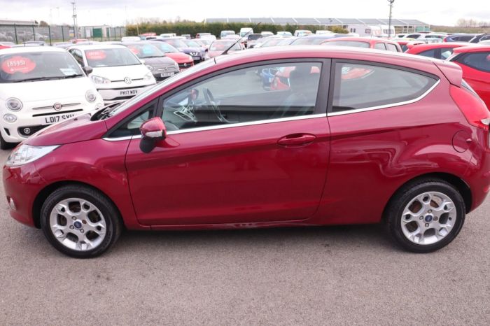 Ford Fiesta 1.2 ZETEC 3d 81 BHP Hatchback Petrol RED