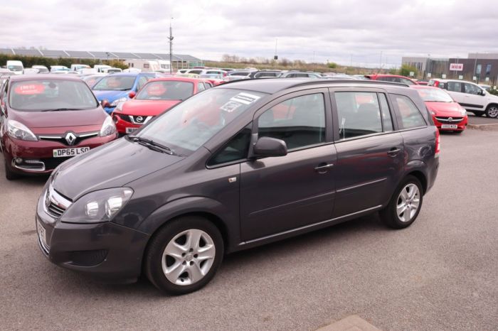 Vauxhall Zafira 1.6 EXCLUSIV 5d 113 BHP MPV Petrol GREY