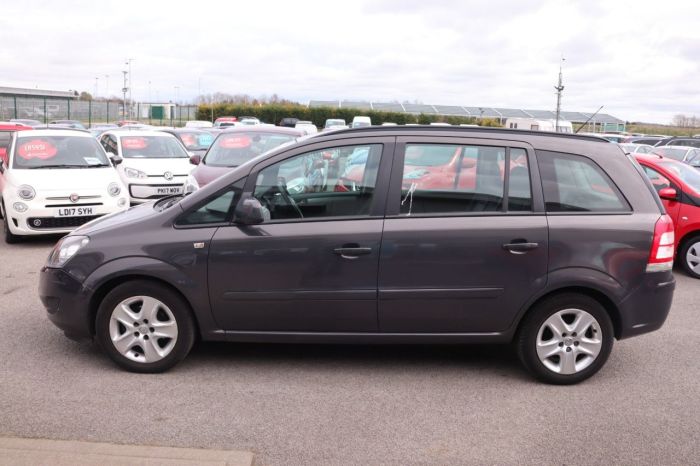 Vauxhall Zafira 1.6 EXCLUSIV 5d 113 BHP MPV Petrol GREY