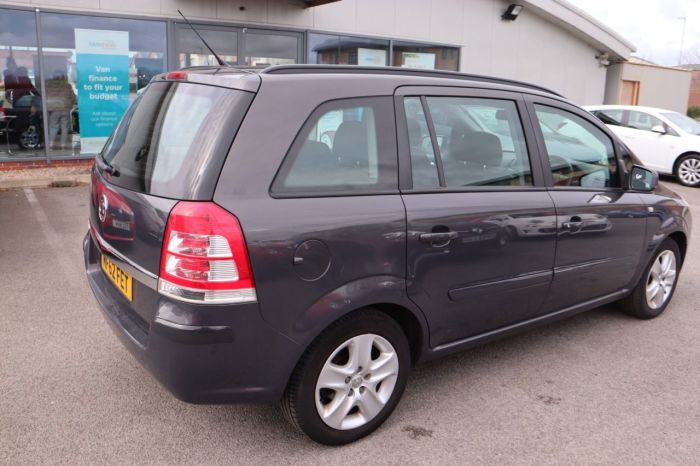 Vauxhall Zafira 1.6 EXCLUSIV 5d 113 BHP MPV Petrol GREY