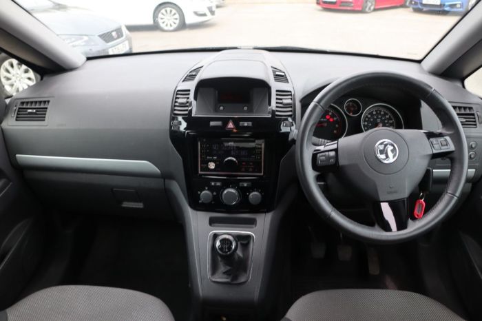 Vauxhall Zafira 1.6 EXCLUSIV 5d 113 BHP MPV Petrol GREY