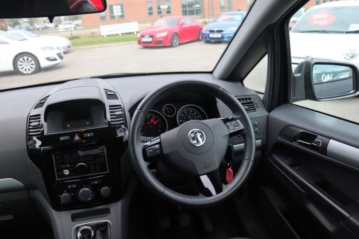 Vauxhall Zafira 1.6 EXCLUSIV 5d 113 BHP MPV Petrol GREY