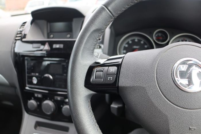 Vauxhall Zafira 1.6 EXCLUSIV 5d 113 BHP MPV Petrol GREY