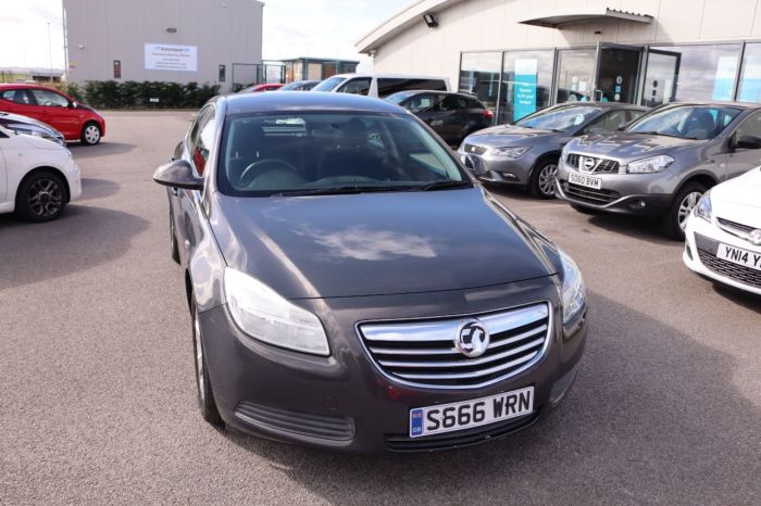 Vauxhall Insignia 2.0 TECH LINE CDTI 5d 128 BHP Hatchback Diesel GREY