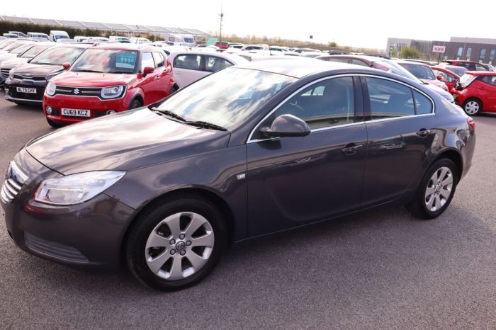 Vauxhall Insignia 2.0 TECH LINE CDTI 5d 128 BHP Hatchback Diesel GREY