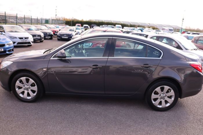 Vauxhall Insignia 2.0 TECH LINE CDTI 5d 128 BHP Hatchback Diesel GREY