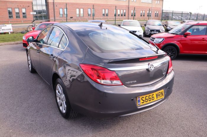 Vauxhall Insignia 2.0 TECH LINE CDTI 5d 128 BHP Hatchback Diesel GREY