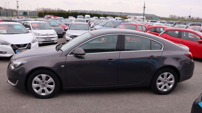 Vauxhall Insignia 2.0 SE CDTI ECOFLEX S/S 5d 118 BHP Hatchback Diesel GREY