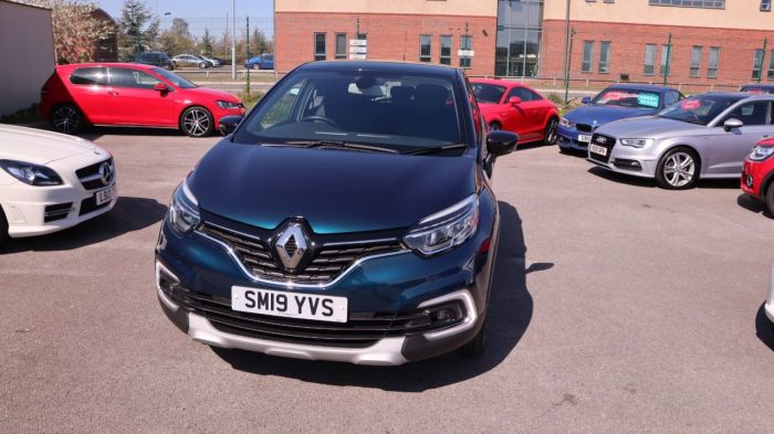 Renault Captur 0.9 GT LINE TCE 5d 89 BHP Hatchback Petrol BLUE/BLACK