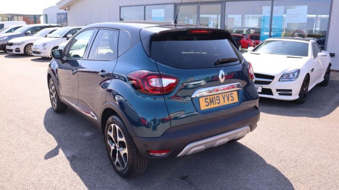 Renault Captur 0.9 GT LINE TCE 5d 89 BHP Hatchback Petrol BLUE/BLACK