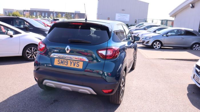 Renault Captur 0.9 GT LINE TCE 5d 89 BHP Hatchback Petrol BLUE/BLACK