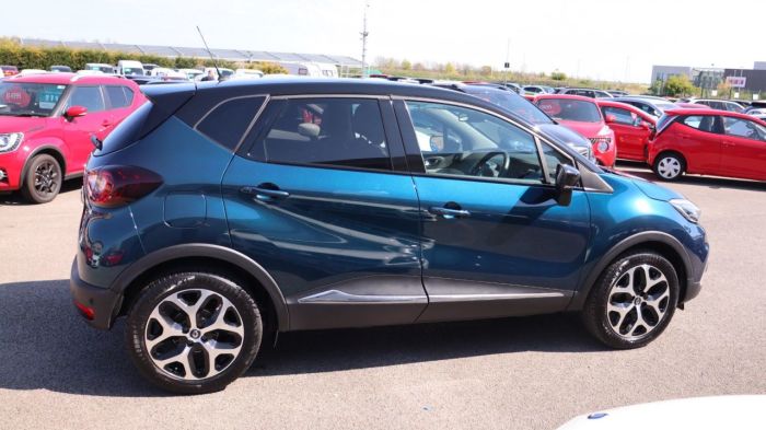 Renault Captur 0.9 GT LINE TCE 5d 89 BHP Hatchback Petrol BLUE/BLACK