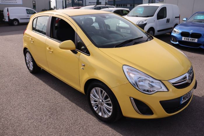 Vauxhall Corsa 1.4 SE 5d 98 BHP Hatchback Petrol YELLOW