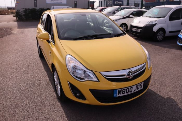 Vauxhall Corsa 1.4 SE 5d 98 BHP Hatchback Petrol YELLOW