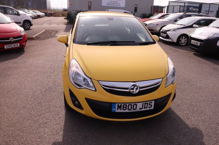 Vauxhall Corsa 1.4 SE 5d 98 BHP Hatchback Petrol YELLOW