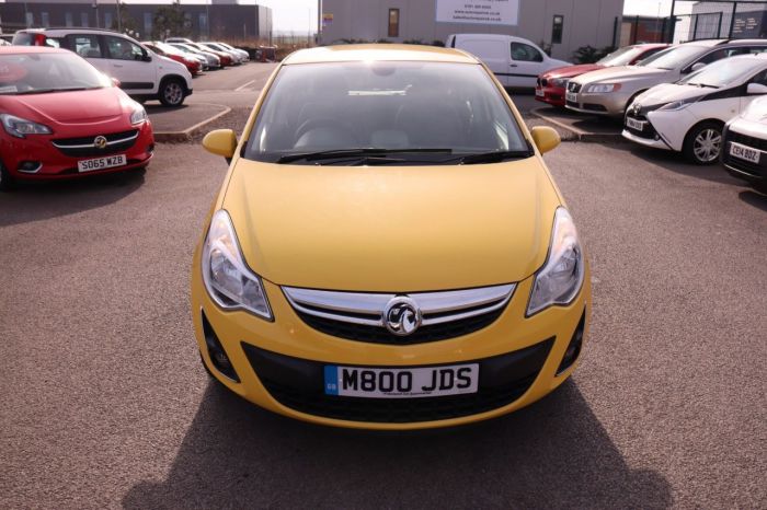 Vauxhall Corsa 1.4 SE 5d 98 BHP Hatchback Petrol YELLOW