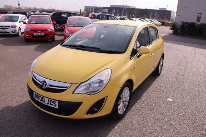 Vauxhall Corsa 1.4 SE 5d 98 BHP Hatchback Petrol YELLOW