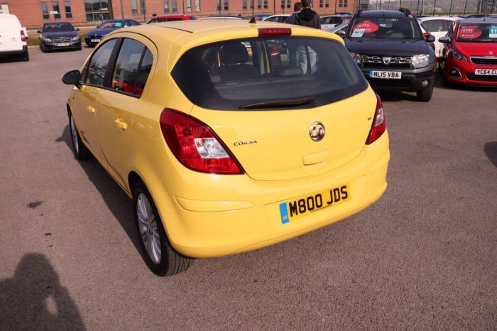 Vauxhall Corsa 1.4 SE 5d 98 BHP Hatchback Petrol YELLOW