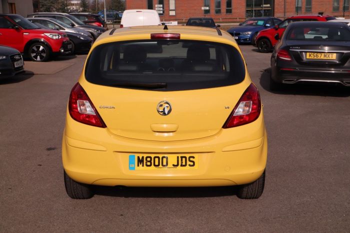 Vauxhall Corsa 1.4 SE 5d 98 BHP Hatchback Petrol YELLOW