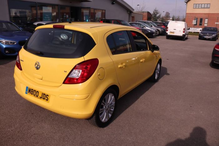 Vauxhall Corsa 1.4 SE 5d 98 BHP Hatchback Petrol YELLOW