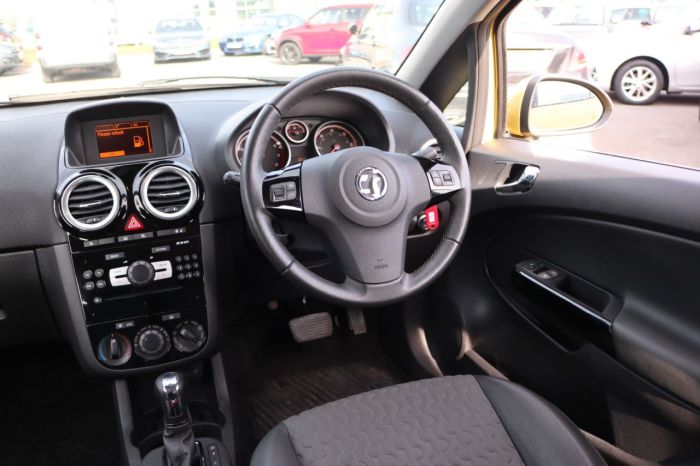 Vauxhall Corsa 1.4 SE 5d 98 BHP Hatchback Petrol YELLOW