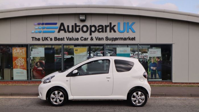 Toyota Aygo 1.0 VVT-I FIRE 3d 67 BHP Hatchback Petrol WHITE