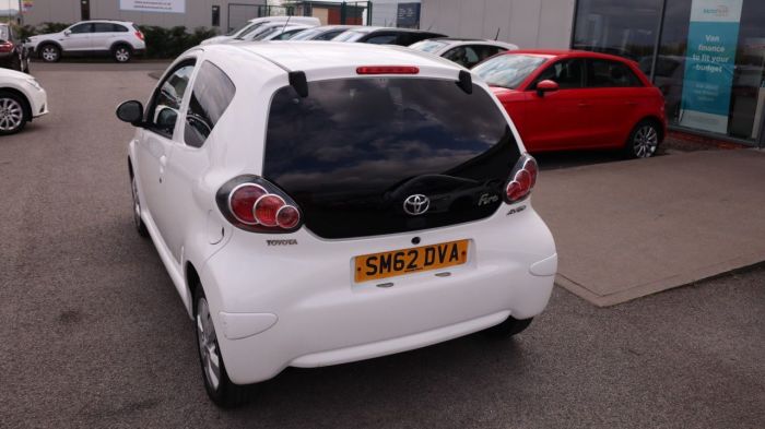 Toyota Aygo 1.0 VVT-I FIRE 3d 67 BHP Hatchback Petrol WHITE