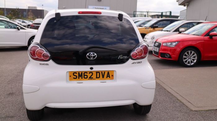 Toyota Aygo 1.0 VVT-I FIRE 3d 67 BHP Hatchback Petrol WHITE