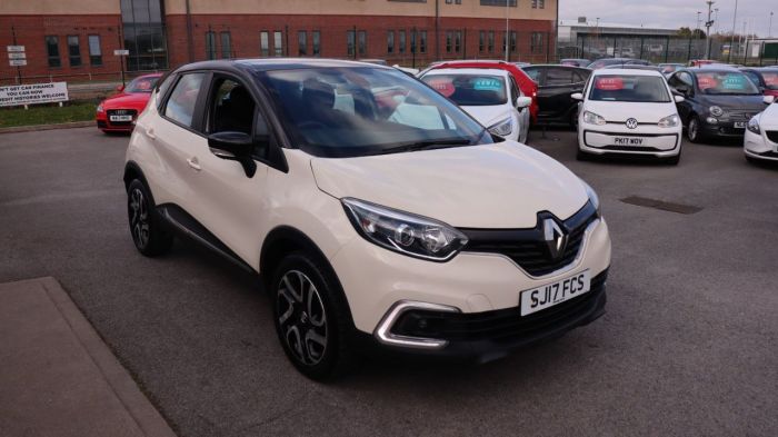 Renault Captur 0.9 DYNAMIQUE NAV TCE 5d 90 BHP Hatchback Petrol CREAM/BLACK