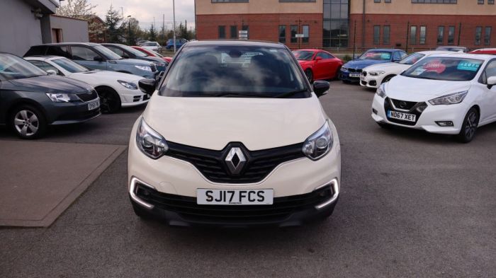 Renault Captur 0.9 DYNAMIQUE NAV TCE 5d 90 BHP Hatchback Petrol CREAM/BLACK