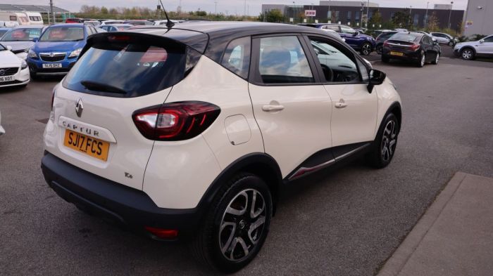 Renault Captur 0.9 DYNAMIQUE NAV TCE 5d 90 BHP Hatchback Petrol CREAM/BLACK