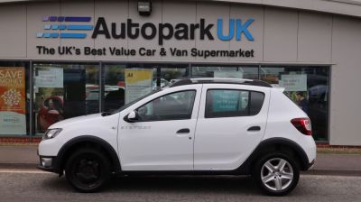 Dacia Sandero Stepway 1.5 AMBIANCE DCI 5d 90 BHP Hatchback Diesel WHITEDacia Sandero Stepway 1.5 AMBIANCE DCI 5d 90 BHP Hatchback Diesel WHITE at Motor Finance 4u Tunbridge Wells