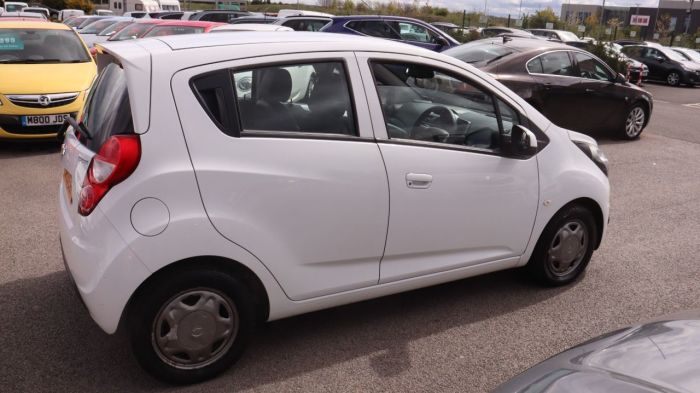 Chevrolet Spark 1.2 LT 5d 80 BHP Hatchback Petrol WHITE