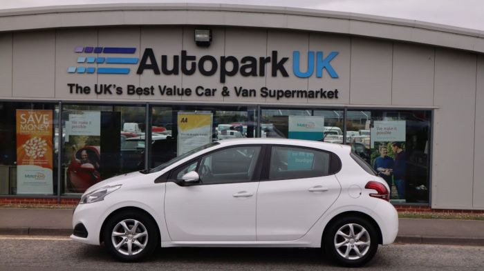 Peugeot 208 1.2 PURETECH ACTIVE 5d 82 BHP Hatchback Petrol WHITE