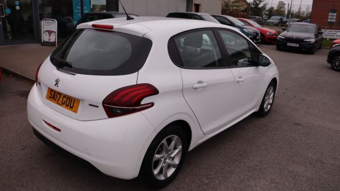 Peugeot 208 1.2 PURETECH ACTIVE 5d 82 BHP Hatchback Petrol WHITE