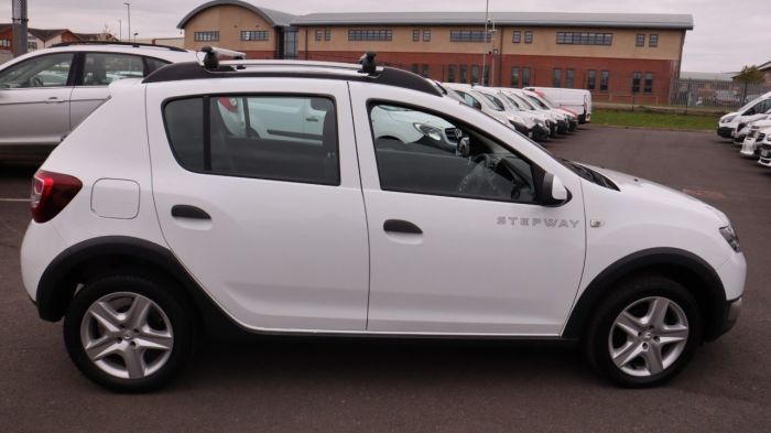 Dacia Sandero Stepway 1.5 AMBIANCE DCI 5d 90 BHP Hatchback Diesel WHITE