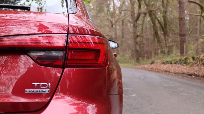 Audi A4 2.0 AVANT TDI QUATTRO S LINE 5d 188 BHP Estate Diesel RED