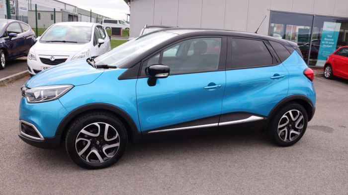 Renault Captur 1.5 DYNAMIQUE S MEDIANAV DCI 5d 90 BHP Hatchback Diesel BLUE/BLACK