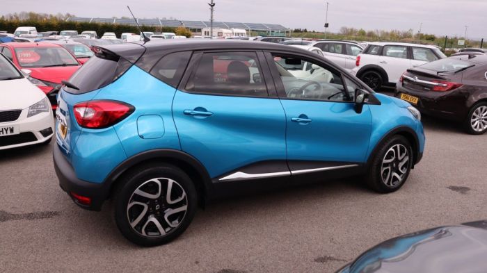 Renault Captur 1.5 DYNAMIQUE S MEDIANAV DCI 5d 90 BHP Hatchback Diesel BLUE/BLACK