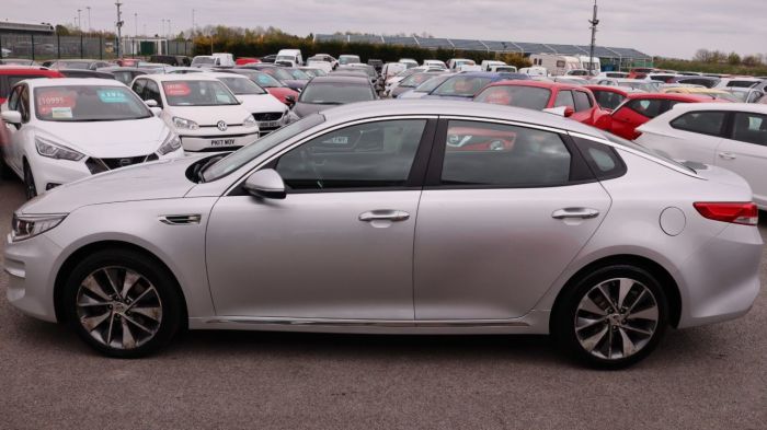 Kia Optima 1.7 CRDI 3 ISG 4d 139 BHP Saloon Diesel SILVER