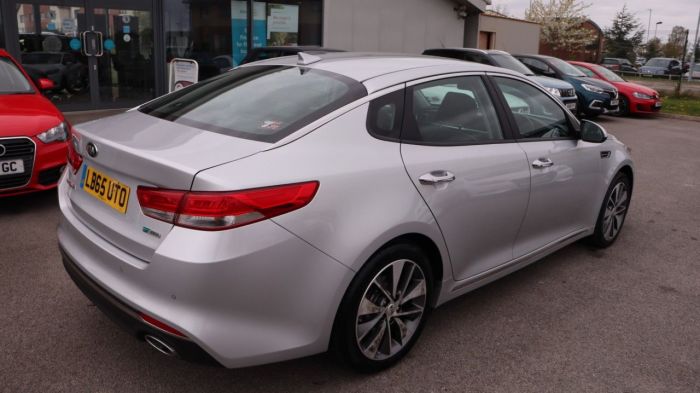 Kia Optima 1.7 CRDI 3 ISG 4d 139 BHP Saloon Diesel SILVER