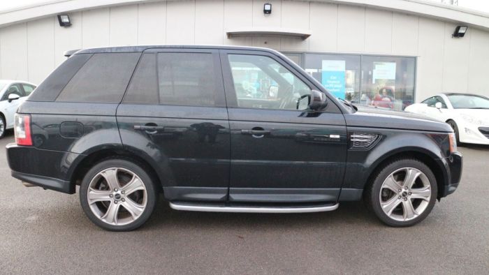 Land Rover Range Rover Sport 3.0 SDV6 HSE LUXURY 5d 255 BHP All Terrain Diesel BLACK