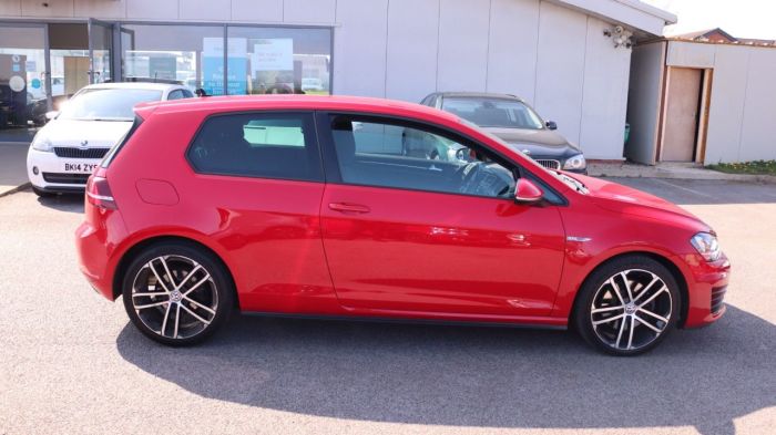 Volkswagen Golf 2.0 GTD 3d 182 BHP Hatchback Diesel RED