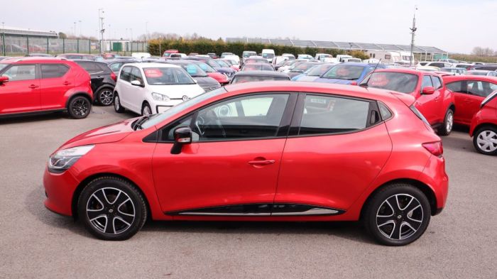 Renault Clio 1.5 DYNAMIQUE MEDIANAV ENERGY DCI S/S 5d 90 BHP Hatchback Diesel RED