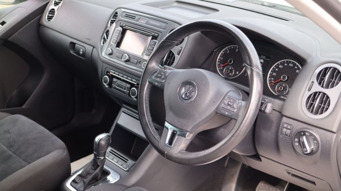 Volkswagen Tiguan 2.0 MATCH TDI BLUEMOTION TECH 4MOTION DSG 5d 139 BHP All Terrain Diesel WHITE