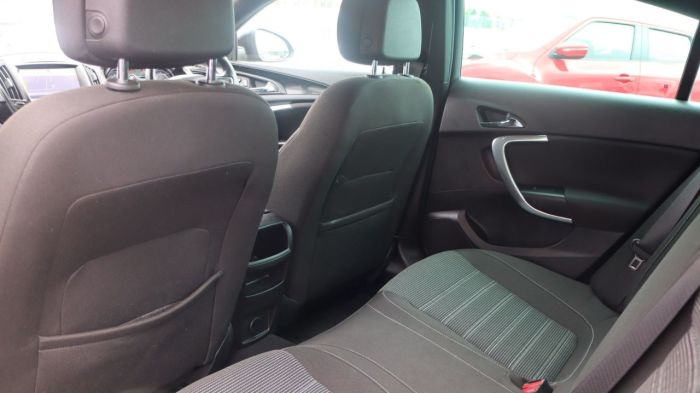 Vauxhall Insignia 2.0 SRI NAV VX-LINE CDTI ECOFLEX S/S 5d 167 BHP Hatchback Diesel BLACK