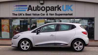 Renault Clio 1.1 DYNAMIQUE MEDIANAV 5d 75 BHP Hatchback Petrol SILVERRenault Clio 1.1 DYNAMIQUE MEDIANAV 5d 75 BHP Hatchback Petrol SILVER at Motor Finance 4u Tunbridge Wells