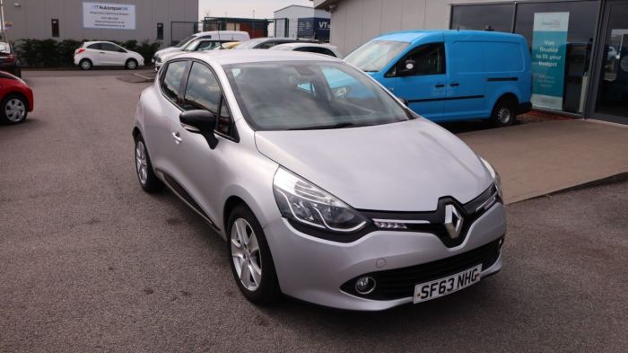 Renault Clio 1.1 DYNAMIQUE MEDIANAV 5d 75 BHP Hatchback Petrol SILVER